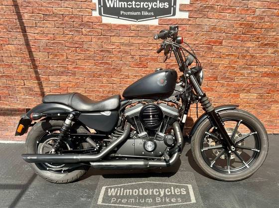 HARLEY-DAVIDSON SPORTSTER IRON 883 